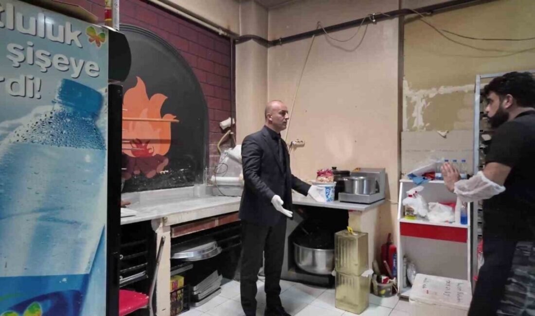 Kocaeli Derince'de Başkan Yardımcısı Taner Elyıldırım, tatlı imalathanesinde hijyen eksiklikleri