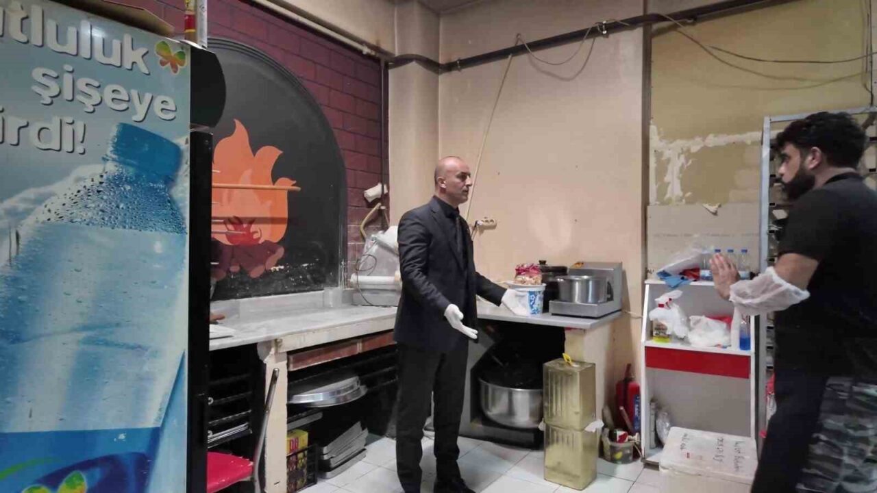 Derince’de Hijyen Eksiklikleri Nedeniyle Tatlı İmalathanesi Mühürlendi