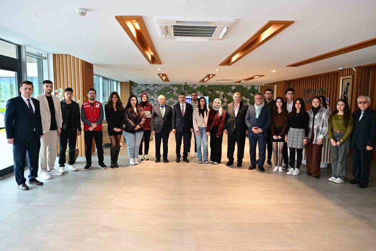 Yıldırım Belediye Başkanı Oktay Yılmaz, Mudanya Üniversitesi'nde düzenlenen "Tecrübe Konuşuyor"