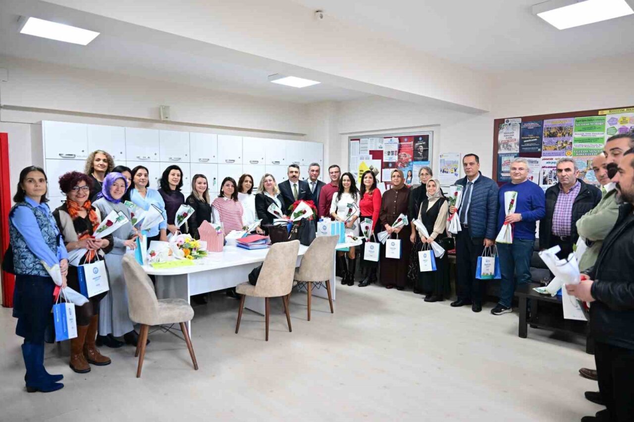 Yıldırım’da Öğretmenler Günü Kutlaması, Başkan Yılmaz Eğitimcileri Unutmadı