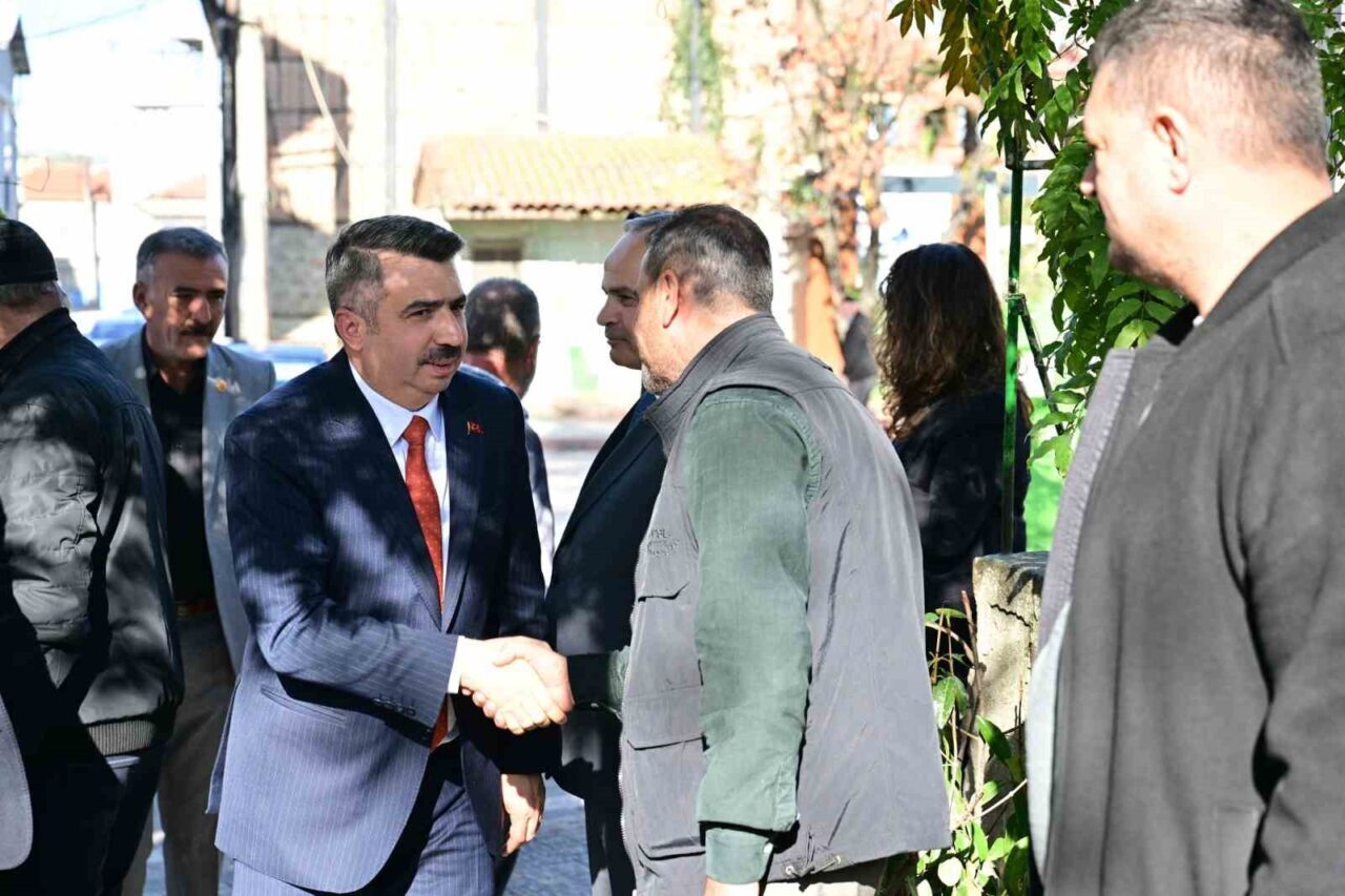 Oktay Yılmaz, Yıldırım’da Mahalle Ziyaretleriyle Halkın Taleplerini Dinliyor