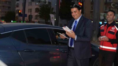 Şehitkamil Belediye Başkanı Umut Yılmaz, işlek caddelerde vatandaşları koruyucu aile