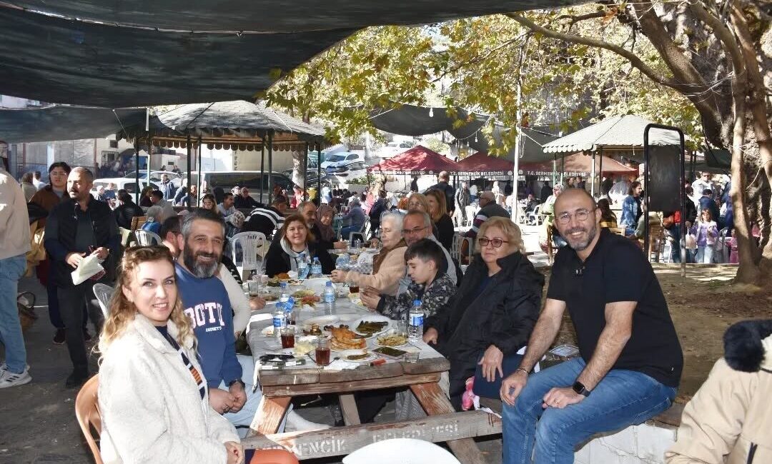 Germencik Belediye Başkanı Burak Zencirci, Hafta Sonu Sini Kahvaltı Evi ve Selatin Köy Pazarı’nda Vatandaşlarla Buluştu Germencik Belediye Başkanı Burak Zencirci, hafta sonu Sini Kahvaltı Evi