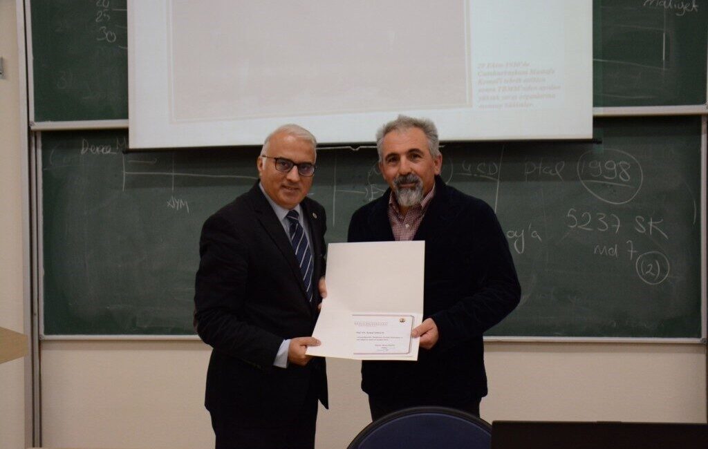 Anadolu Üniversitesi Hukuk Fakültesi, 24 Kasım Öğretmenler Günü'nde 'Başöğretmen Atatürk,