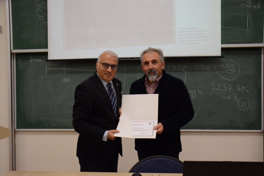 Anadolu Üniversitesi Hukuk Fakültesi, 24 Kasım Öğretmenler Günü'nde 'Başöğretmen Atatürk,