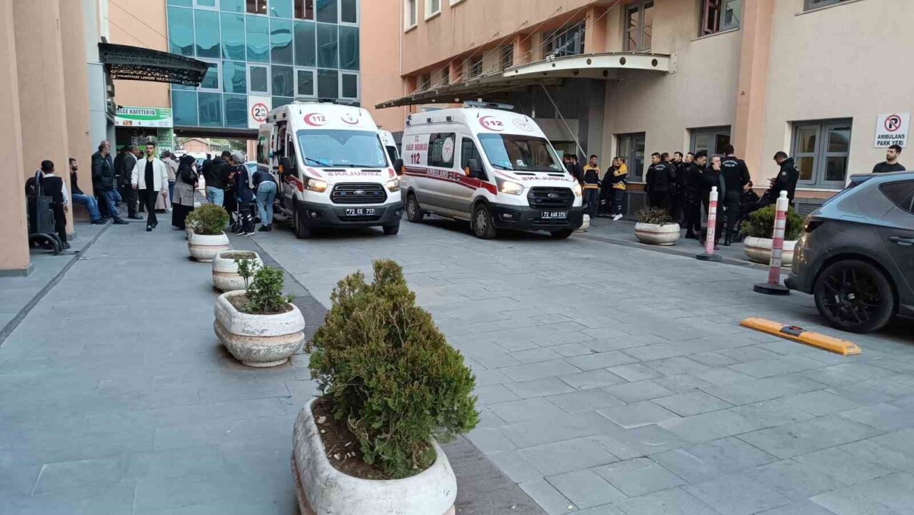 Batman'ın Seyitler Mahallesi'nde, 17 yaşındaki Y.Ç. ile kimliği belirsiz bir