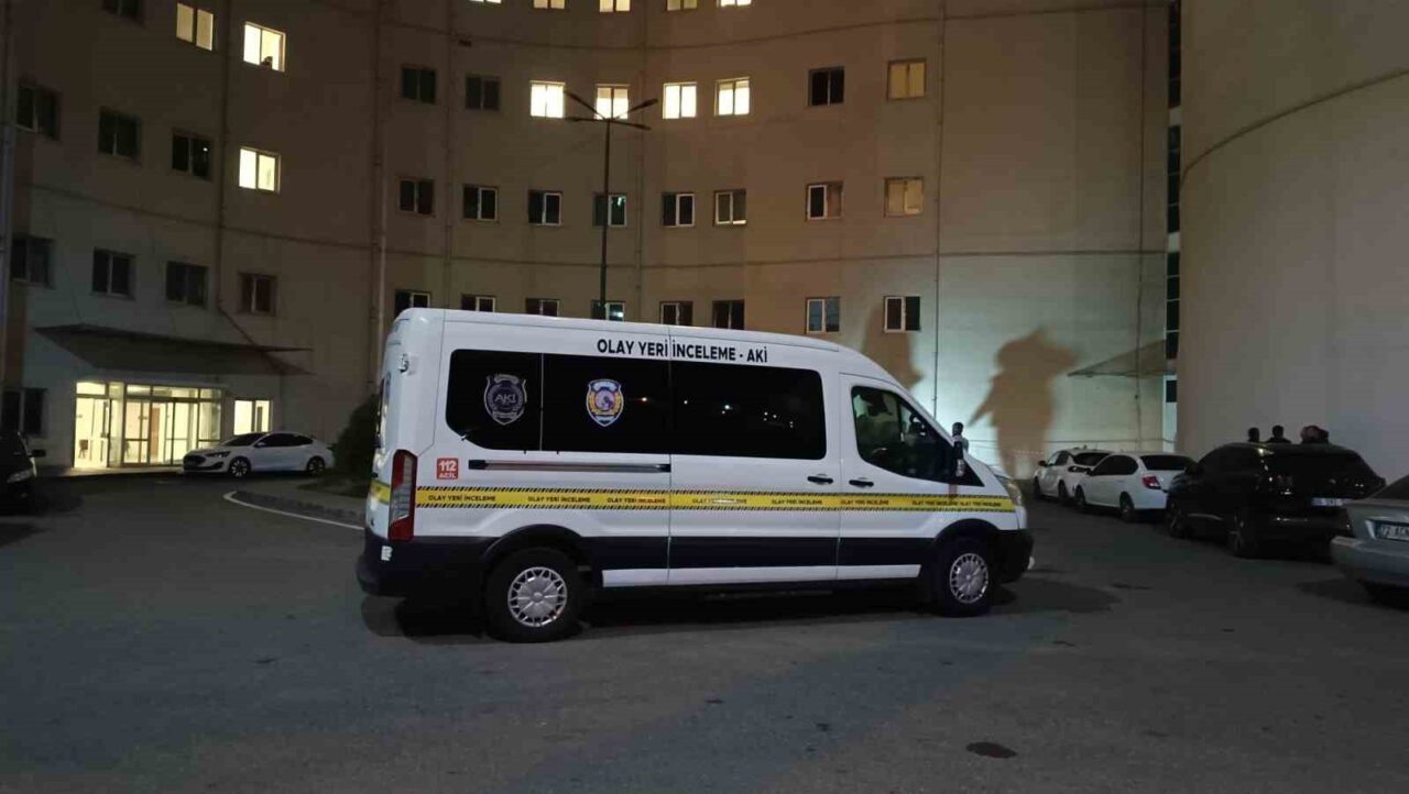 Batman Eğitim ve Araştırma Hastanesi’nde 5. Kattan Düşen Genç Hayatını Kaybetti