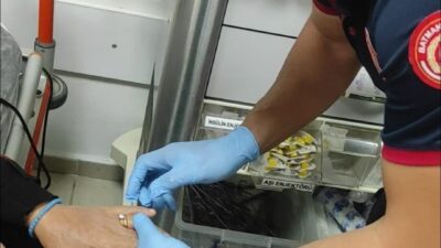 Batman'da 52 yaşındaki Aslıhan Orak, parmağına sıkışan yüzüğü için hastaneye