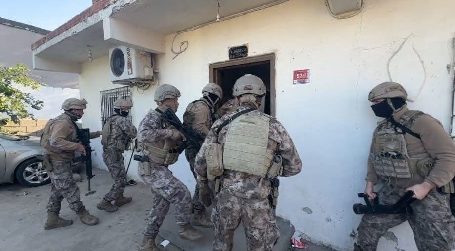 Batman Emniyeti, 2023-2025 Döneminde Yürütülen Operasyonlarda 2 Bin 312 Silah Ele Geçirdi Batman İl Emniyet Müdürlüğü, 2023-2025 yıllarında gerçekleştirdiği operasyonlarla 2 bin