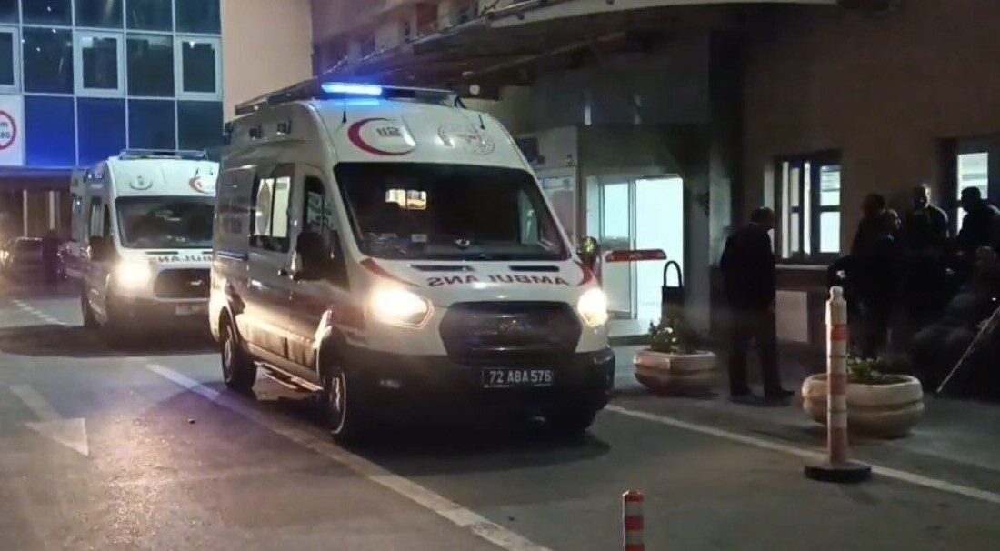 Batman Güney Çevre Yolu’nda meydana gelen kazada iki kişi yaralanarak hastaneye kaldırıldı Batman Güney Çevre Yolu'nda kontrolden çıkarak takla atan otomobilin kazasında