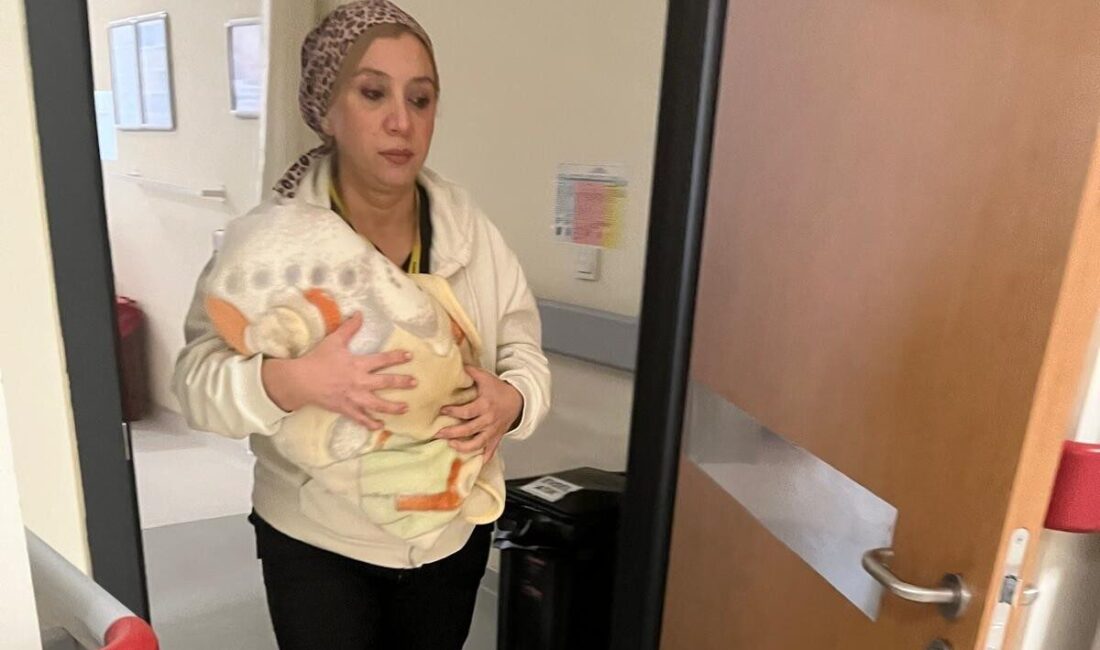 Malatya’da Hastanede Bebek Kaçırılma Olaylarına Karşı “Pembe Kod” Tatbikatı Yapıldı Malatya Battalgazi Devlet Hastanesi'nde bebek ve çocuk kaçırma olaylarına karşı