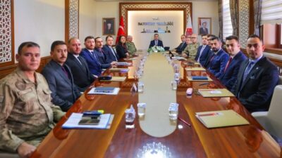 Bayburt Valisi Mustafa Eldivan'ın başkanlık ettiği güvenlik toplantısında, asayişin güçlendirilmesi