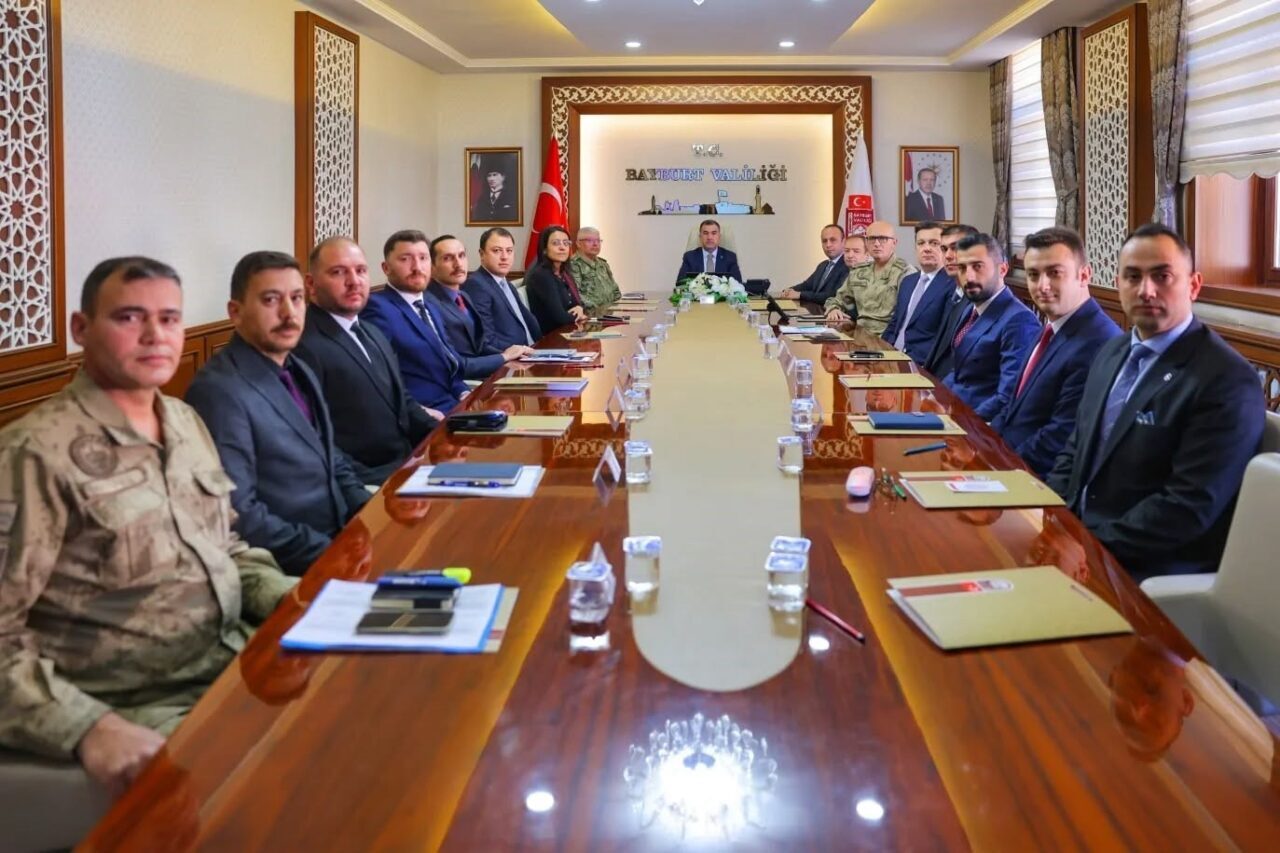 Bayburt’ta güvenlik ve asayiş konuları, valilikten yapılan toplantıda değerlendirildi.