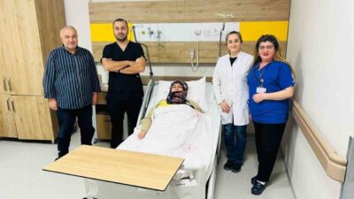 Bayburt Devlet Hastanesi'nde, 52 ve 71 yaşındaki iki hastaya kalın