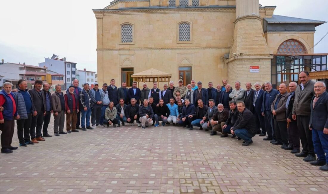 Bayburt Valisi Mustafa Eldivan, Adabaşı ve Aydıncık köylerinde vatandaşlarla bir