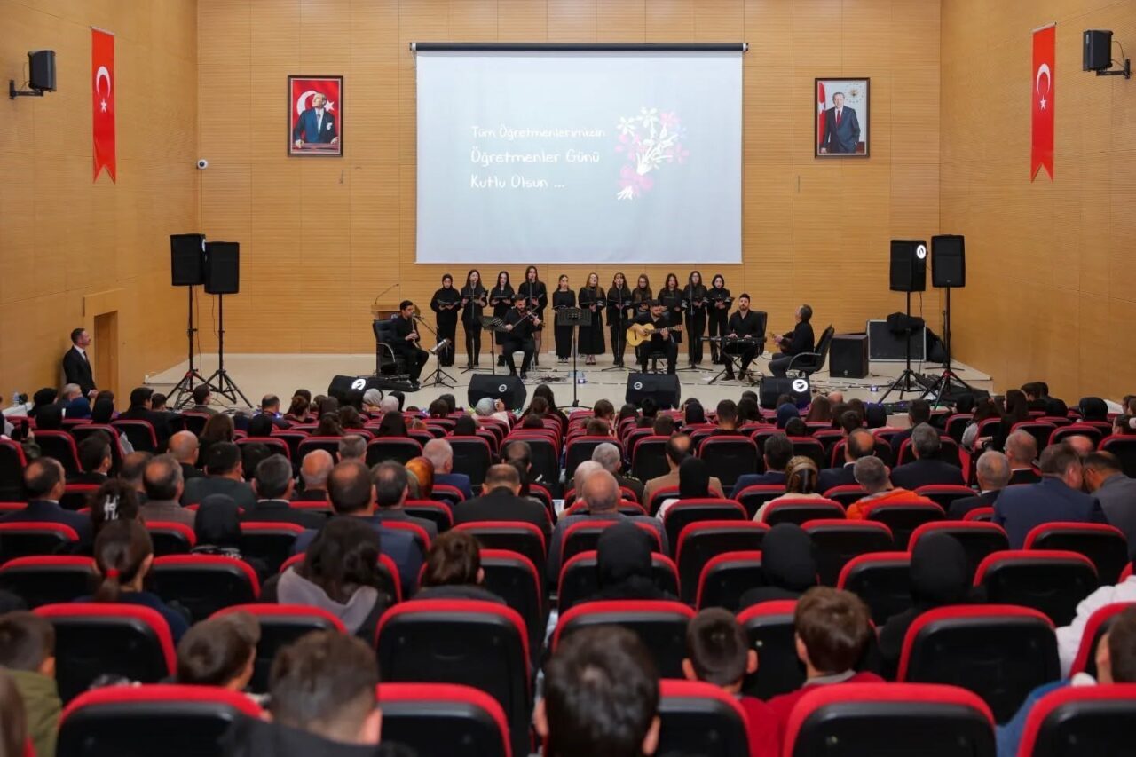 Bayburt Rekabet Kurumu Kız Anadolu Lisesi, 24 Kasım Öğretmenler Günü'nü