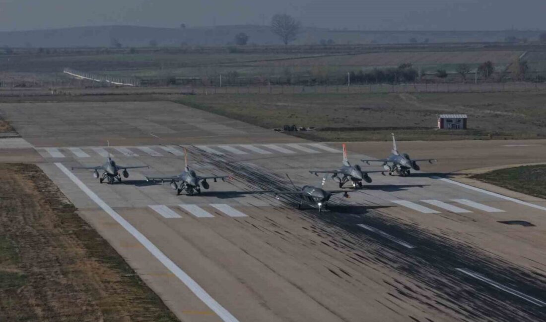 Bayraktar KIZILELMA, Tarihi Testle Hava-Hava Muarebesi Yeteneğini İlk Kez Gözler Önüne Sürdü Bayraktar KIZILELMA, Sinop'ta gerçekleştirdiği testle insansız savaş uçakları tarihinde bir