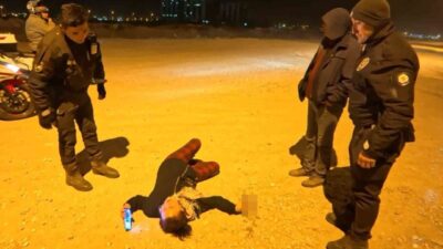 Aksaray'da sokakta düşmüş bir kadın, bekçilerin yardım tekliflerine sert tepki