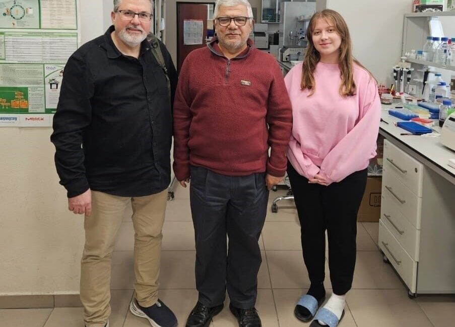 Karya Farma HBX AR-GE Kurucusu Hakan Başlık, BİTEK ile bitki