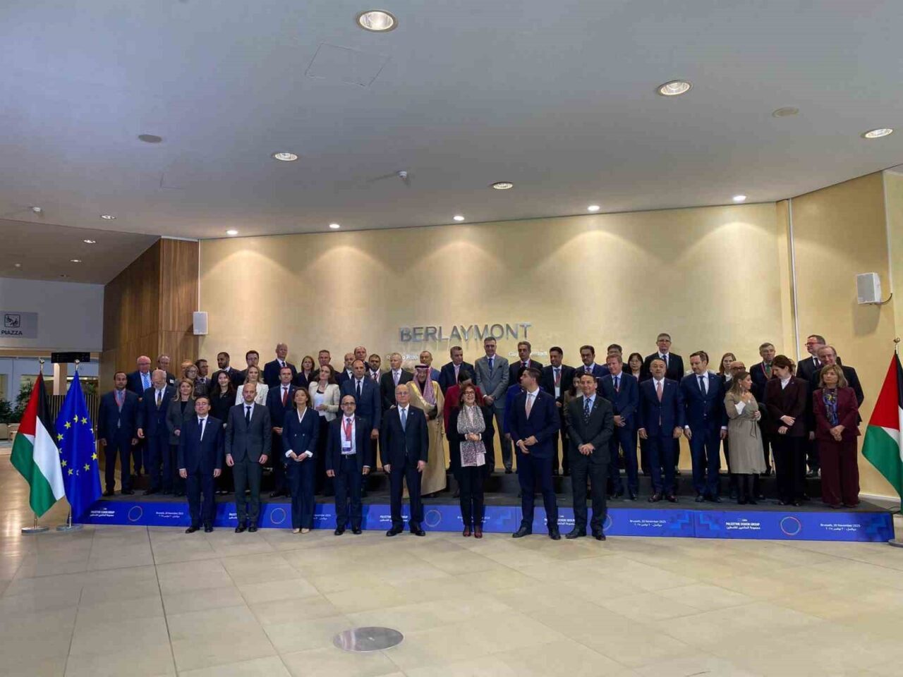 Belçika'nın Brüksel şehrinde gerçekleştirilen Filistin Bağışçılar Grubu toplantısına 60 ülke