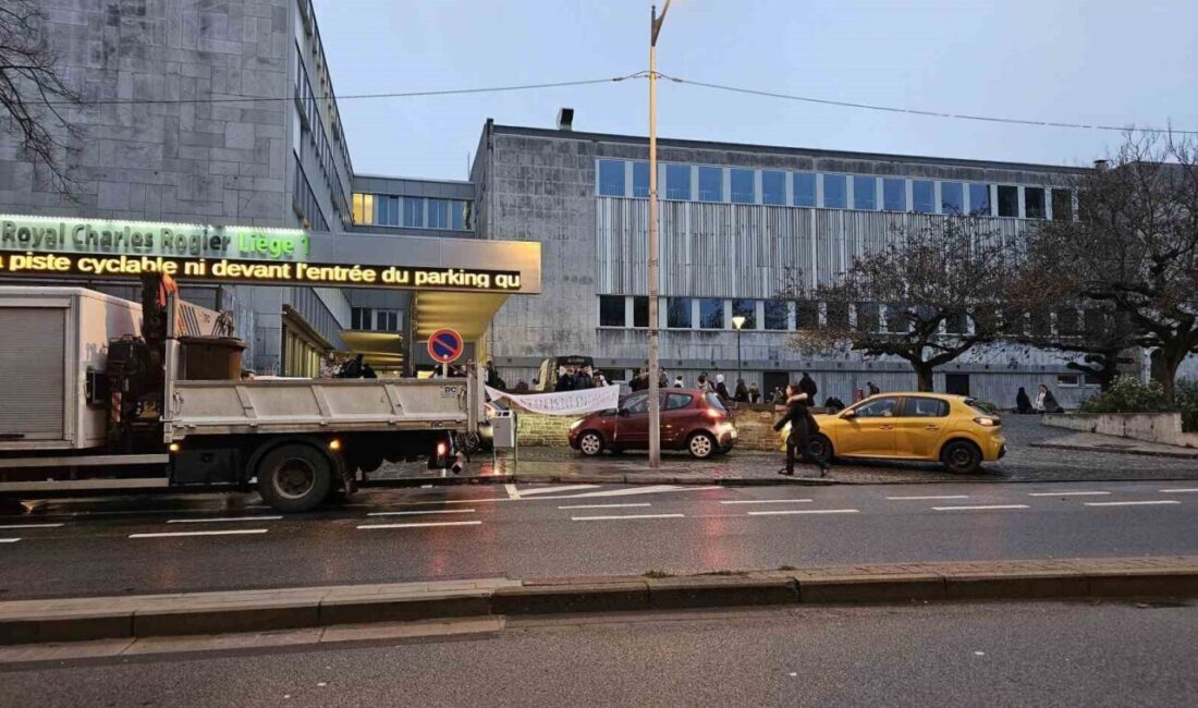 Belçika’da Genel Grev Hayatı Durma Noktasına Getirdi: Ulaşım ve Sağlık Hizmetleri Etkilendi Belçika'da üç gündür süren genel grev, ulaşım ve sağlık hizmetlerini
