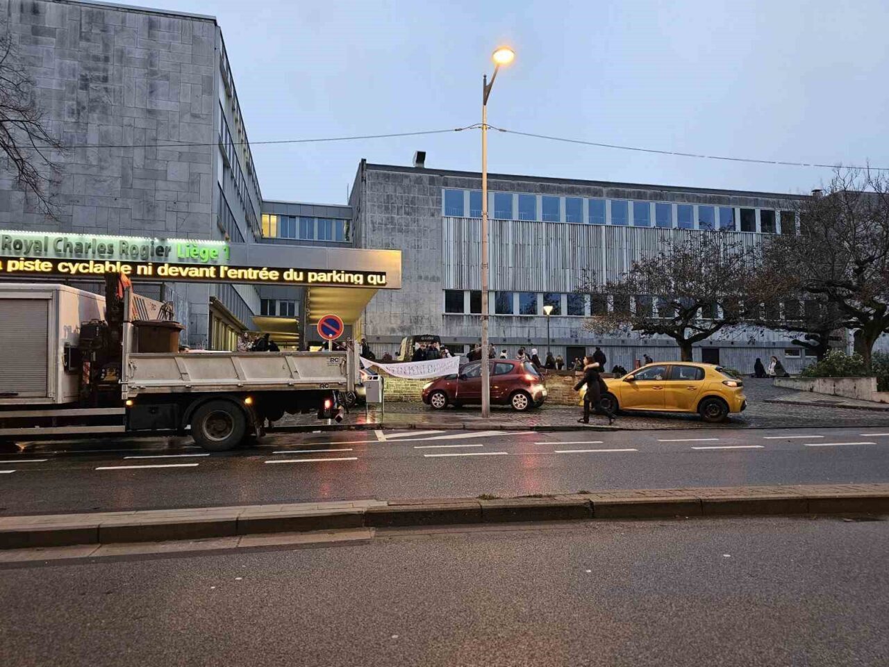 Belçika'da üç gündür süren genel grev, ulaşım ve sağlık hizmetlerini