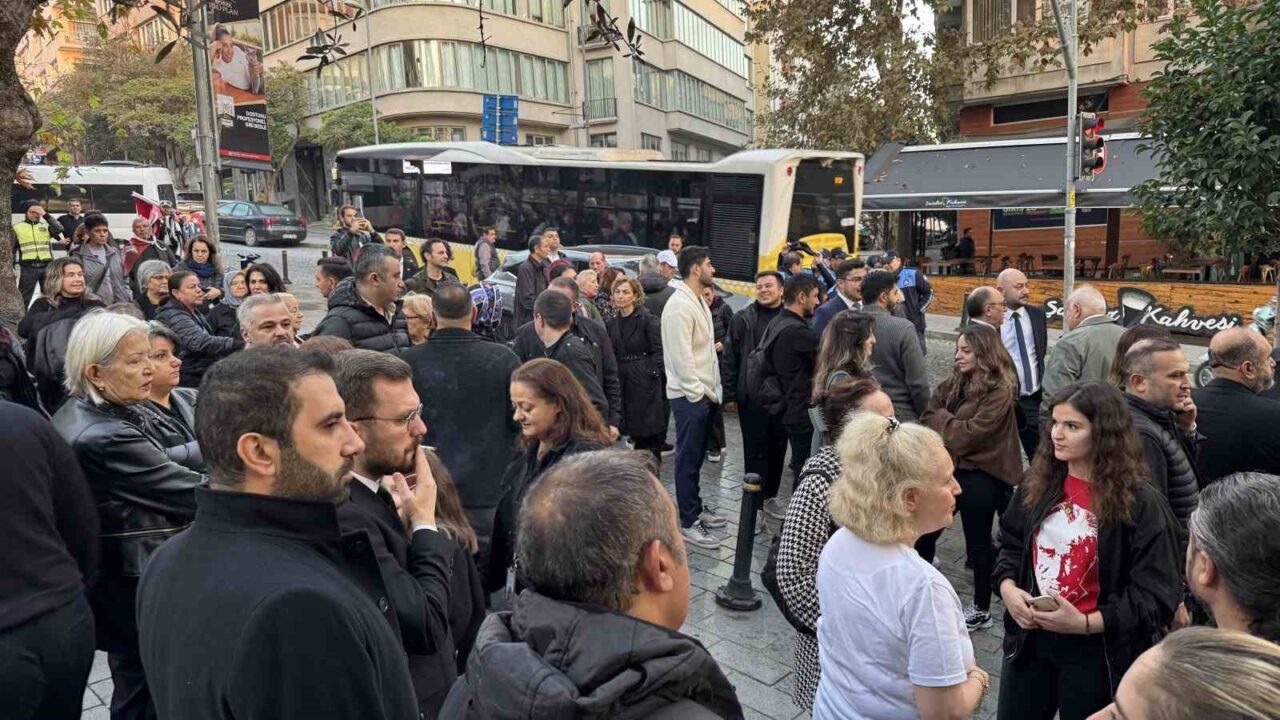 Beşiktaş Belediyesi, Gazi Mustafa Kemal Atatürk'ün yaşamını yitirişinin 87. yıl