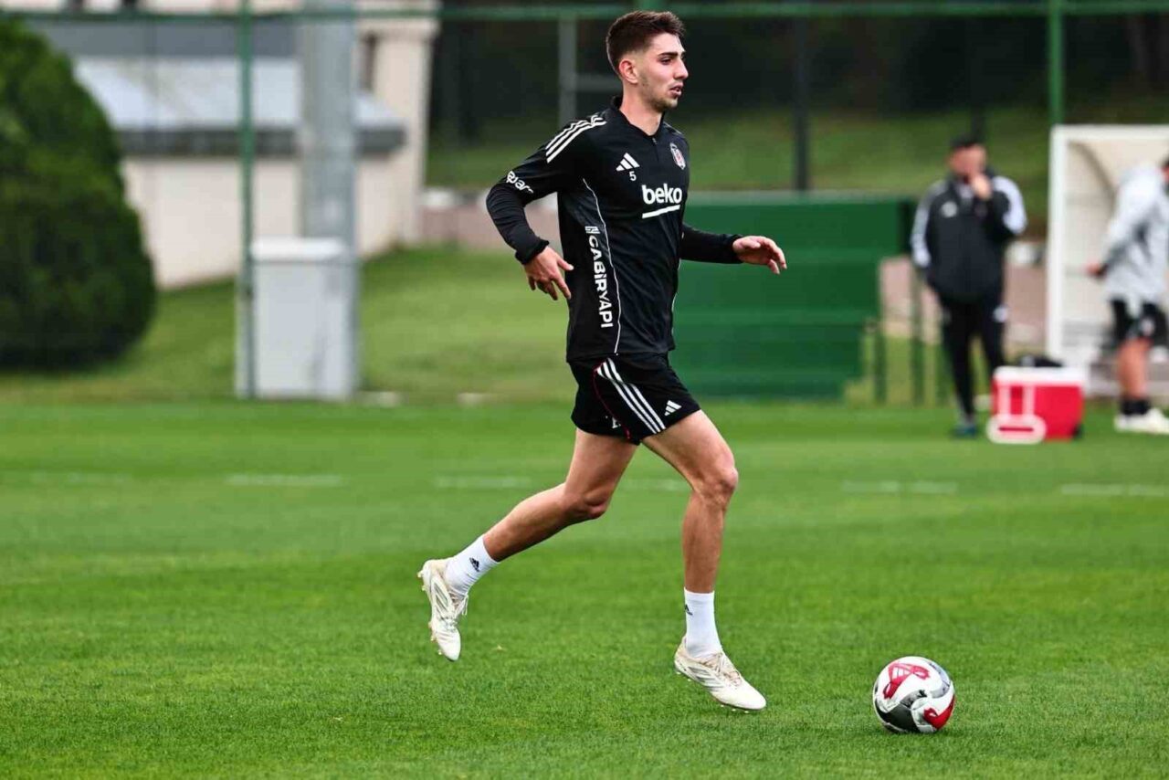 Beşiktaş, Trendyol Süper Lig'de Fatih Karagümrük ile oynayacağı maçın hazırlıklarına