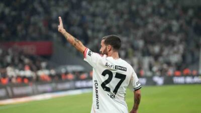 Beşiktaş Kulübü, Portekizli futbolcu Rafa Silva'nın ailesi ve menajeriyle görüşme