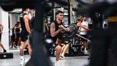 Beşiktaş, Süper Lig'deki Samsunspor maçı öncesi hazırlıklarına sabah yaptığı salonda