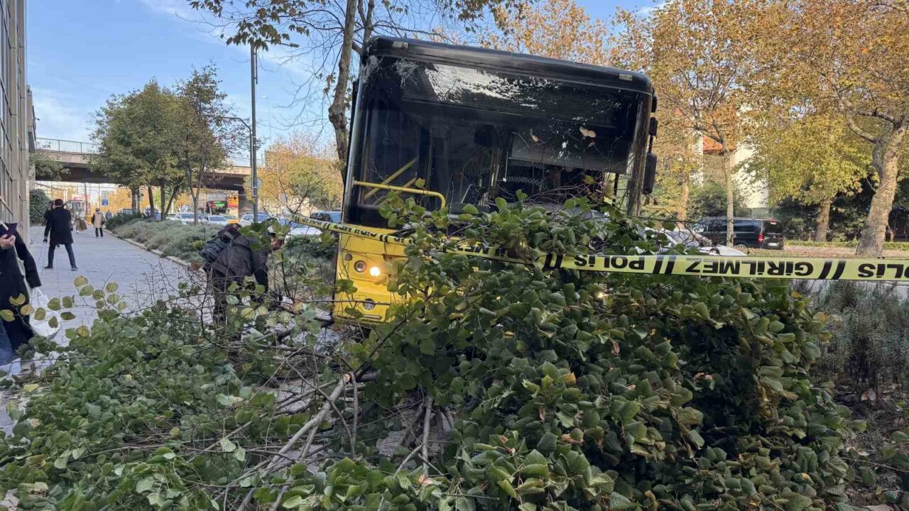 Beşiktaş'ta İETT şoförü Mehmet Çılasın, seyir halinde iken kalp krizi