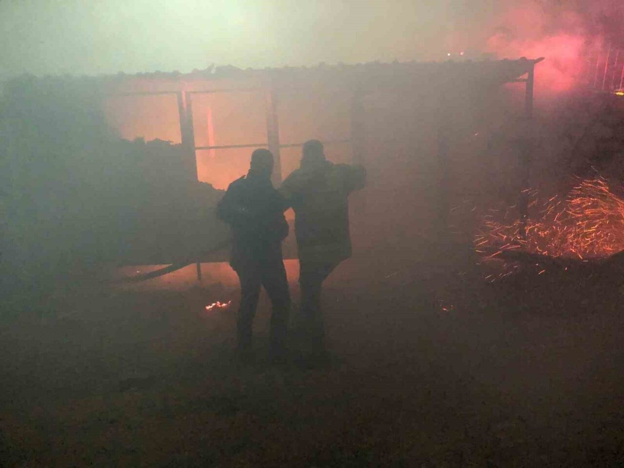 Adıyaman'ın Besni ilçesinde bir düğün salonu yanındaki boş konteynerde çıkan