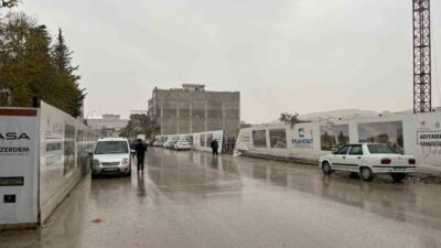 Adıyaman'ın Besni ilçesinde uzun süreli kuraklığın ardından sabah saatlerinde başlayarak