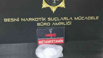 Adıyaman'ın Besni ilçesinde Narkotik Suçlarla Mücadele ekipleri, durdurdukları M.A. ve