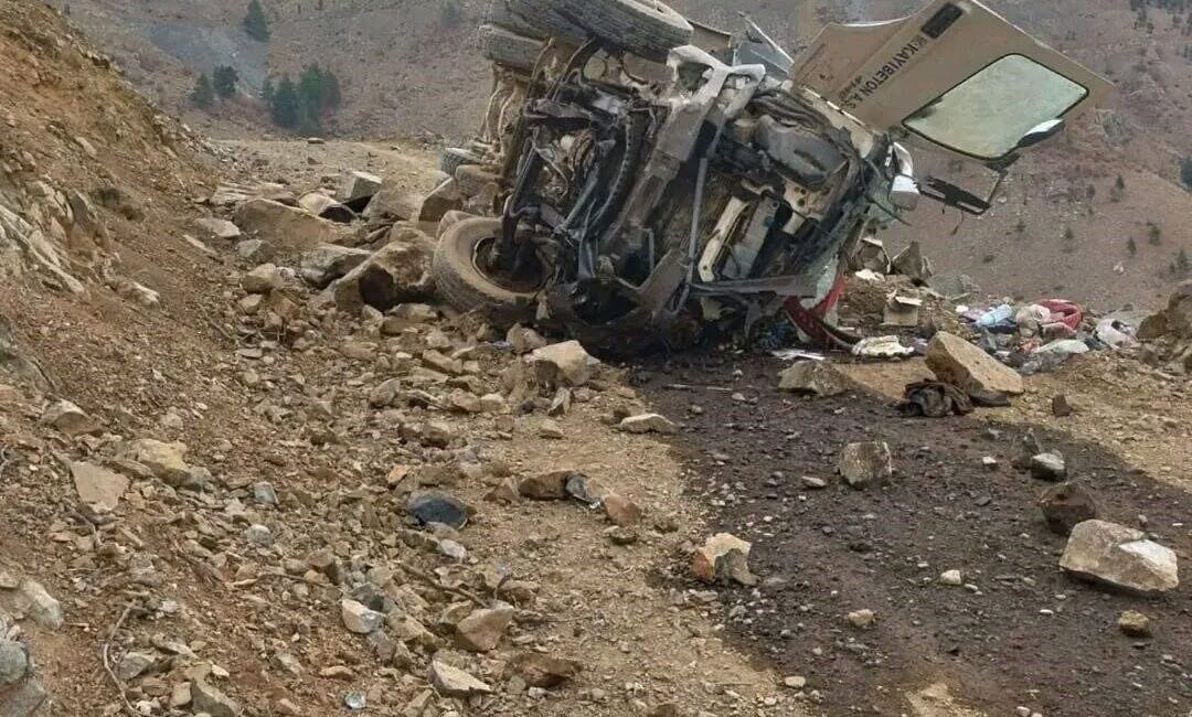 Kayseri’de Beton Mikserinin Devrilmesi Sonucu Bir Kişi Yaralandı Kayseri'nin Yahyalı ilçesinde bir beton mikserinin dağdan yuvarlanması sonucu meydana