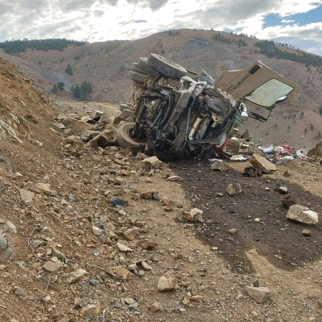 Kayseri'nin Yahyalı ilçesinde bir beton mikserinin dağdan yuvarlanması sonucu meydana