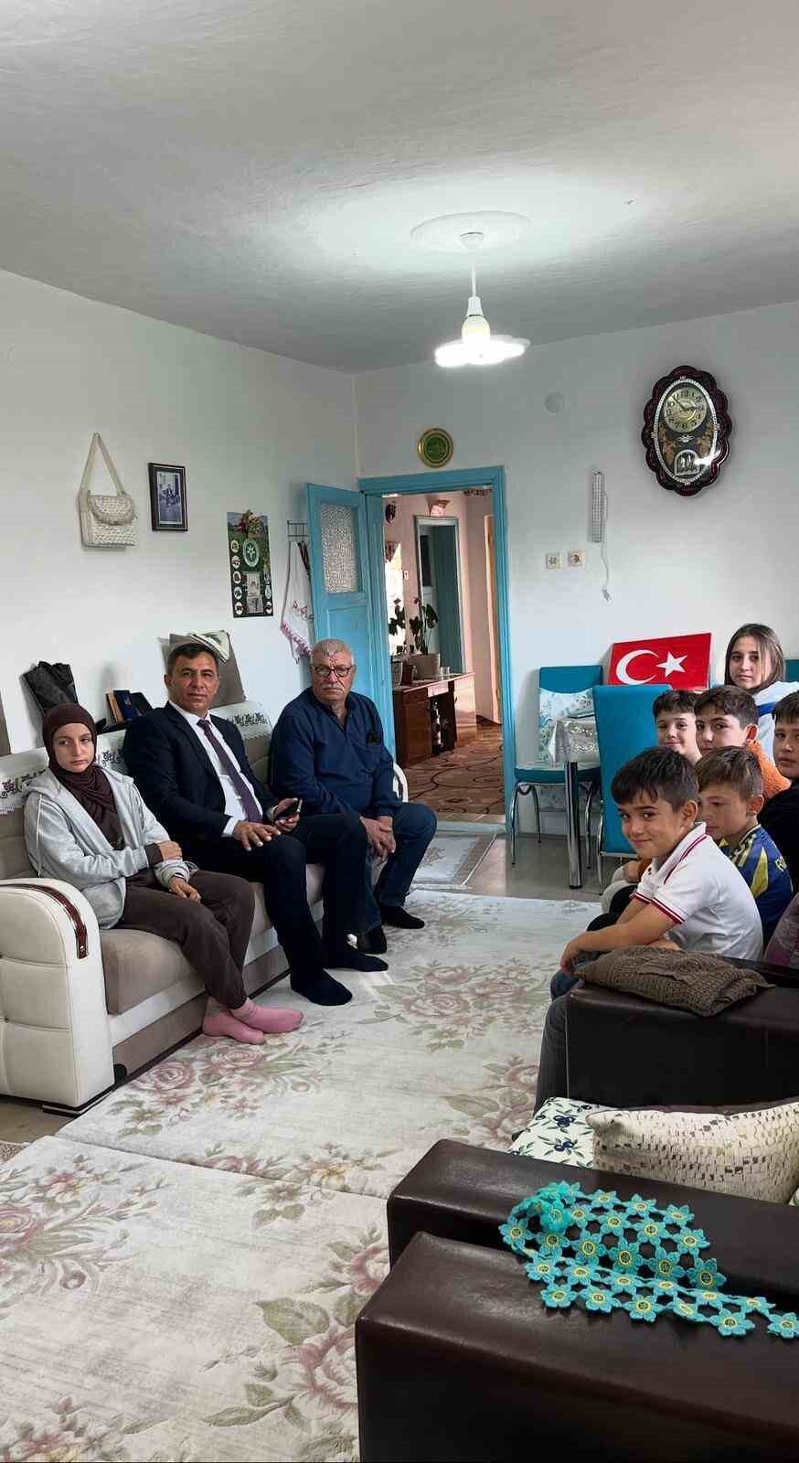 Eskişehir Beylikova'da Gençlik ve Spor İlçe Müdürlüğü, emekli öğretmen Hasan