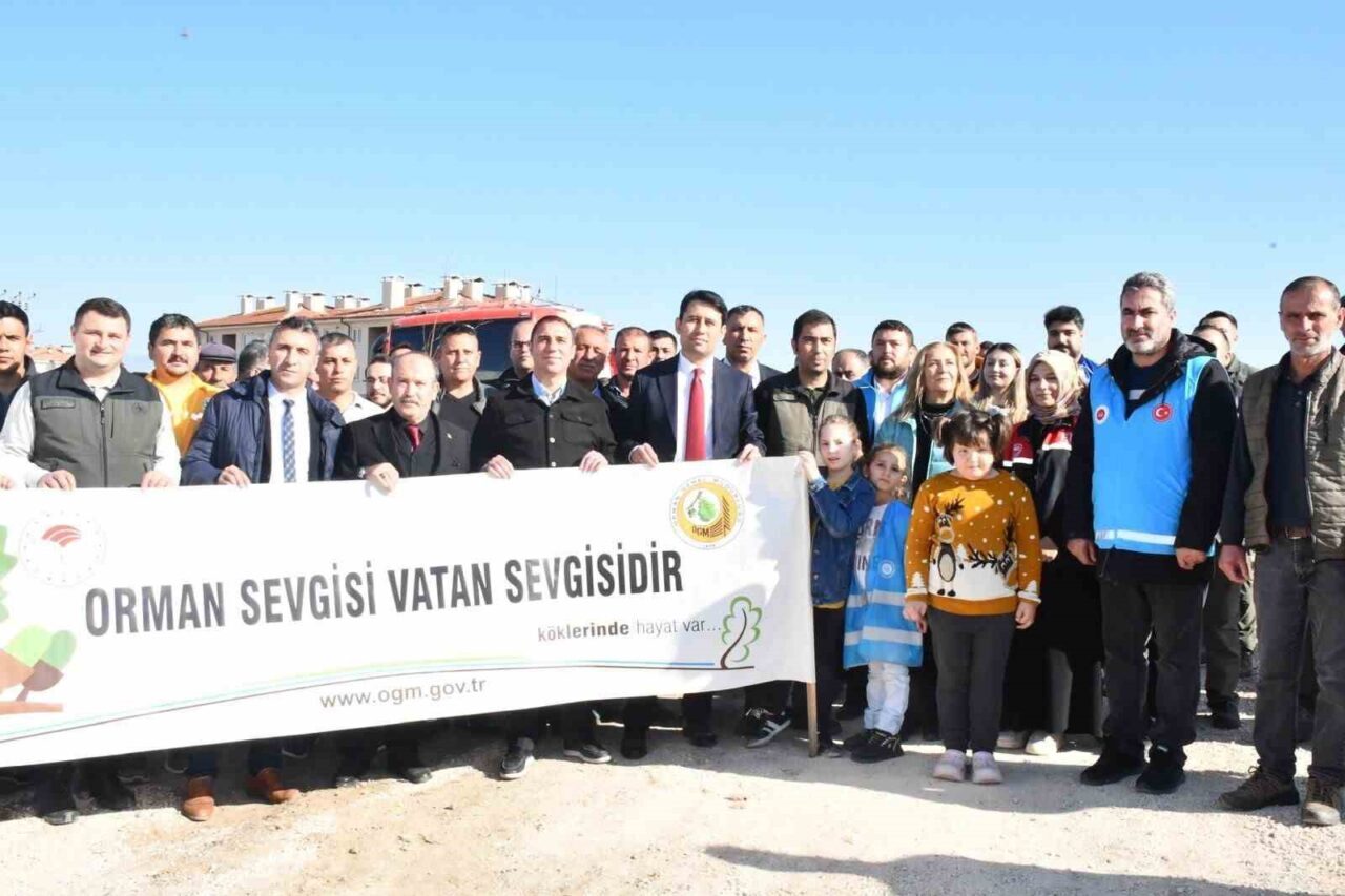 Beylikova'da şehit Eyüp Dereli anısına düzenlenen ağaçlandırma etkinliğinde 5 bin