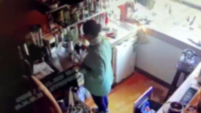 Beyoğlu'nda, 26 yaşındaki mühendis Ayben Ö.T., kafe çalışanı M.A.'nın kahve