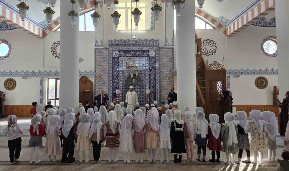 Erzincan İl Müftülüğü, "Şehirlerin Kalbi Camilerde Buluşalım" projesi kapsamında Bilal-i