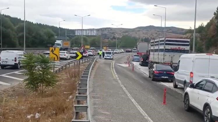 Bursa-Eskişehir yolu üzerindeki Bozüyük Çevreyolu’nda gerçekleştirilen yol çalışmaları nedeniyle trafik