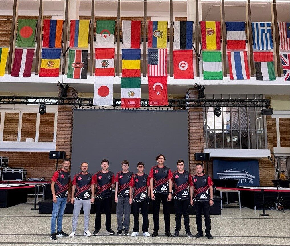 Bilecik ilinden öğrenciler, ROBOCHALLENGE-25 yarışmasında uluslararası başarı elde etti. Bozüyük