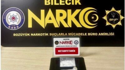 Bilecik'in Bozüyük ilçesinde emniyet ekipleri tarafından gerçekleştirilen asayiş uygulamasında bir