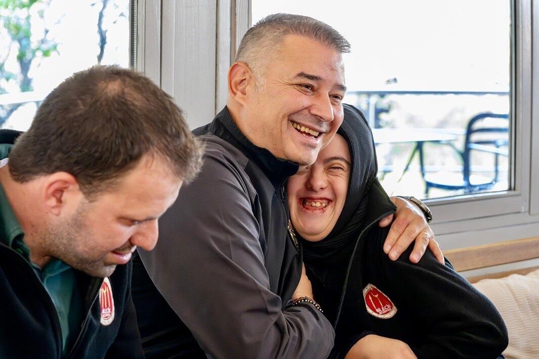 Bilecik İl Emniyet Müdürü Gökalp Şener, özel ihtiyaçlı bireylerle buluşarak