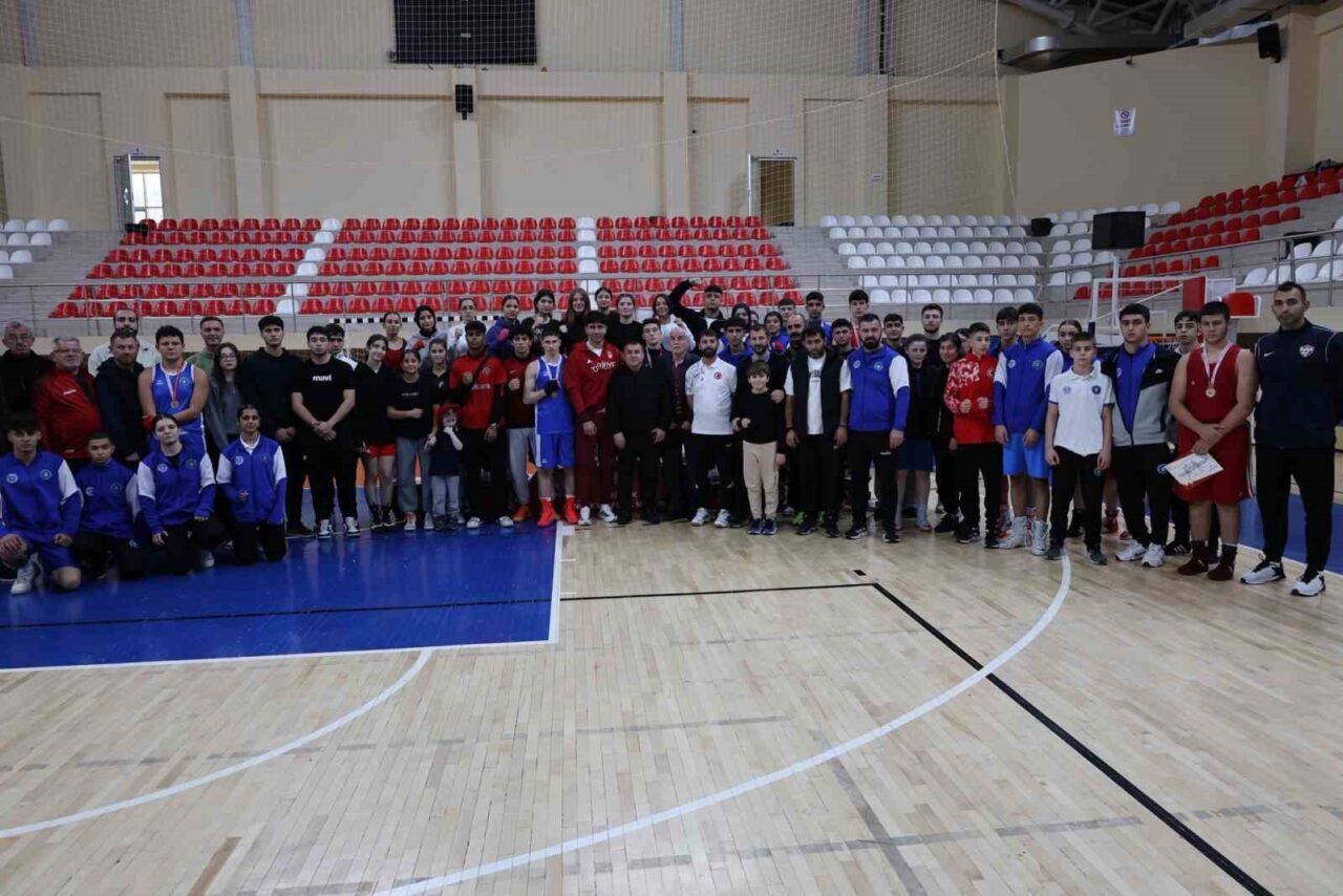 Bilecik'te gerçekleştirilen 10 Kasım Atatürk Kupası Boks Müsabakaları, İstasyon Spor