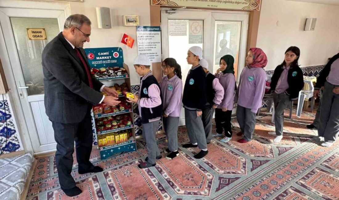 Bilecik'in Gölpazarı ilçesindeki Cengiz Topel İlköğretim Okulu öğrencileri, "Cami Market