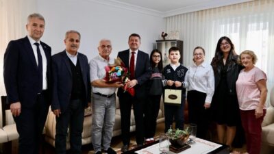 Bilecik'te 24 Kasım Öğretmenler Günü dolayısıyla emekli öğretmen Zeki Başdemir