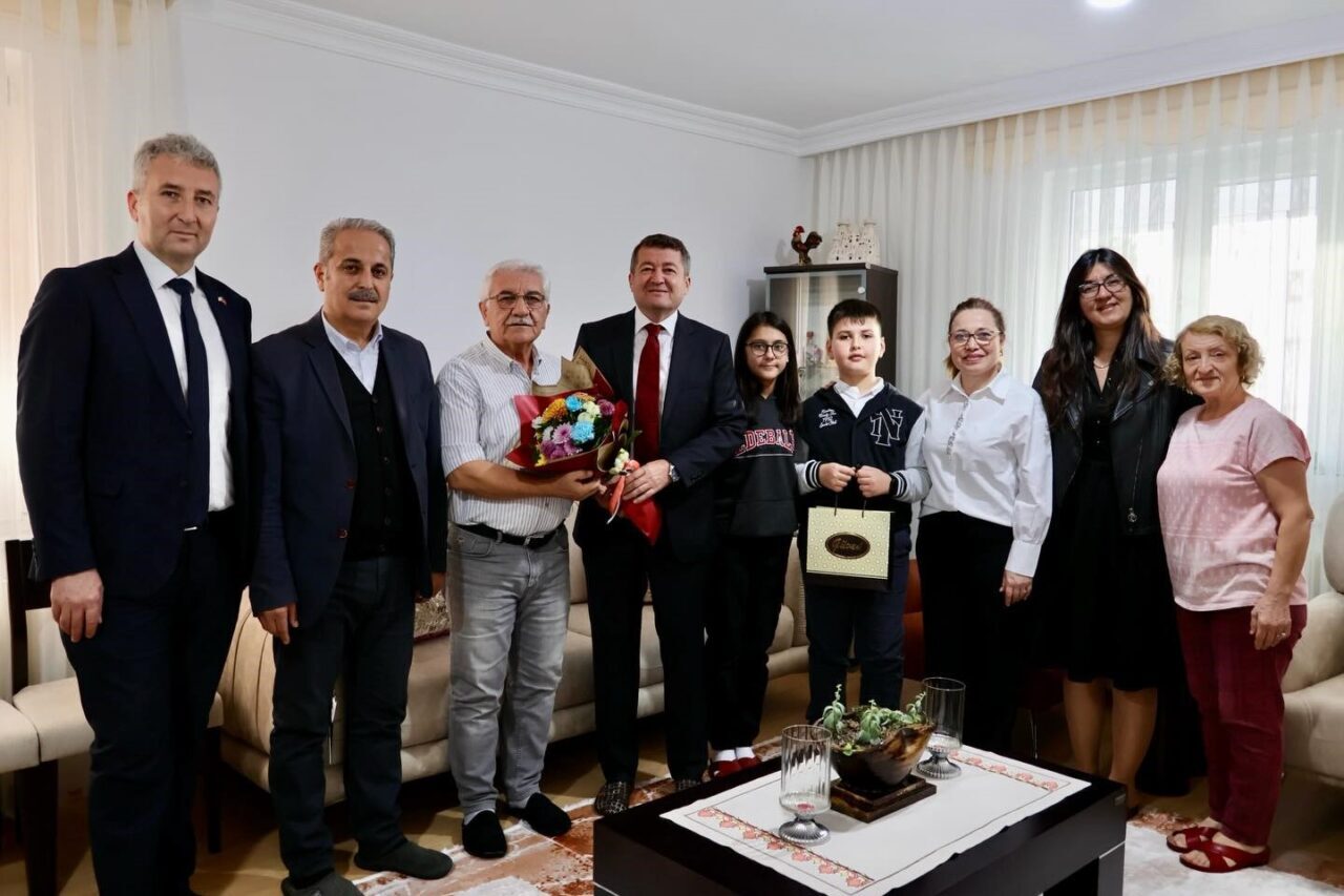 Bilecik’te Öğretmenler Günü Kutlamaları Kapsamında Emekli Öğretmen Zeki Başdemir ile Anlamlı Buluşma Gerçekleşti