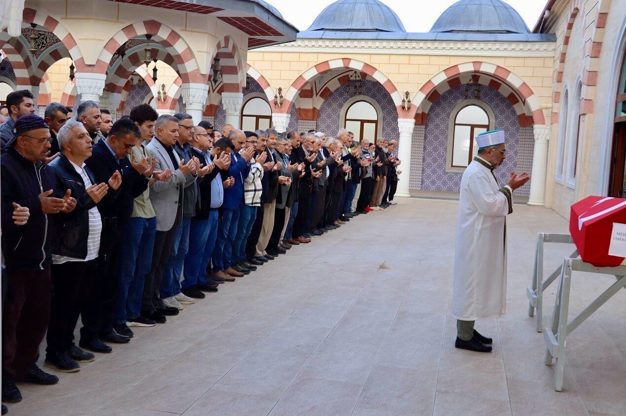 Bilecik’te emekli polis Mehmet Pehlivan için cenaze töreni gerçekleştirildi. Kayıboyu