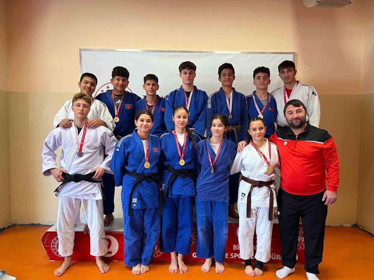 Bilecik’te 2025-2026 eğitim-öğretim yılı, Judo Gençler İl Şampiyonası ile başladı.